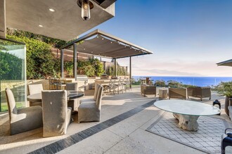 282 Neptune Ave in Encinitas, CA - Foto de edificio - Building Photo