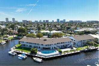 811 SE 22nd Ave in Pompano Beach, FL - Building Photo - Building Photo