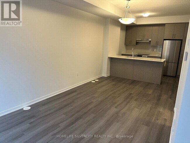 10-110 Lloyd Janes Ln in Toronto, ON - Building Photo - Building Photo