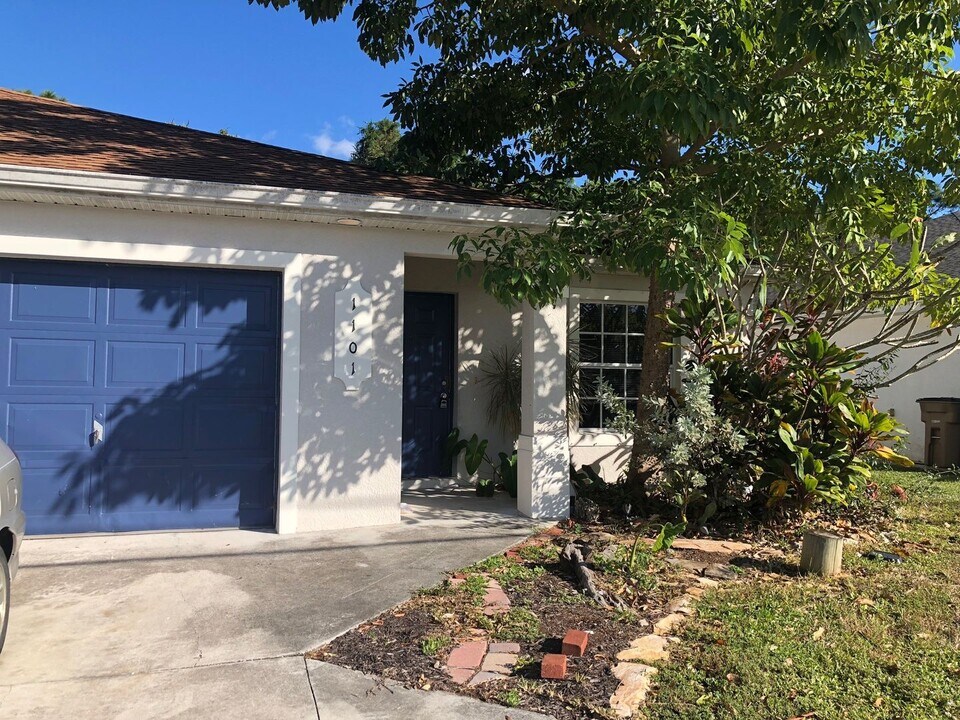 1101 SE 24th Ave in Cape Coral, FL - Building Photo