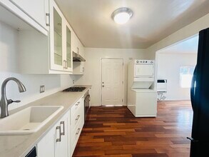 1400 Silver Lake Blvd, Unit A in Los Angeles, CA - Foto de edificio - Building Photo