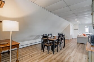 28 W 37th St in Bayonne, NJ - Building Photo - Building Photo