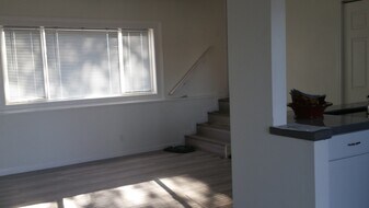 2067 Libertyville Rd