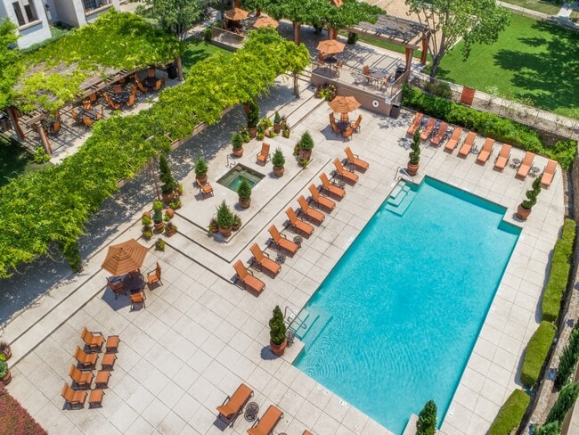 La Ventura Apartments