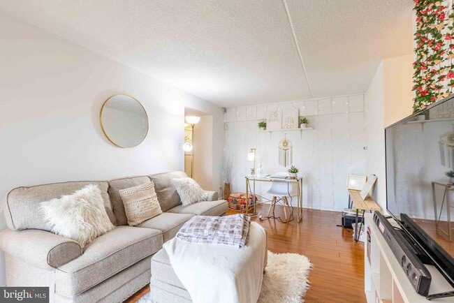 property at 3307 Valley Dr