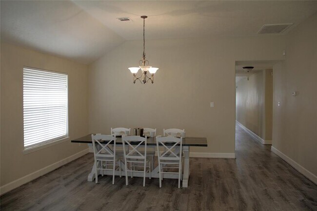 1803 Edinburg Ave in League City, TX - Building Photo - Building Photo