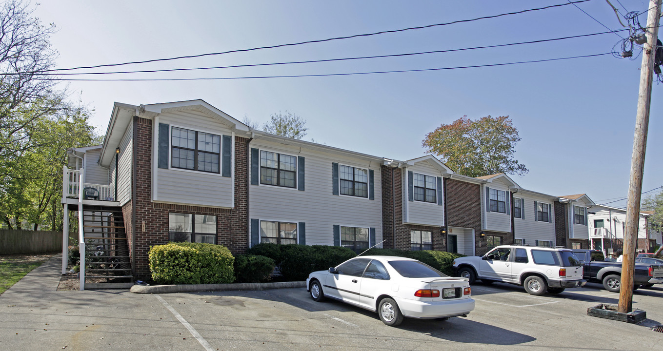 New Castle Apartments in East Ridge, TN - Building Photo