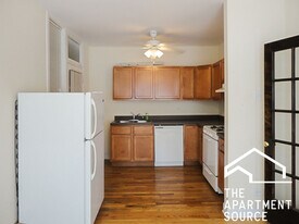 2008 W Foster Ave, Unit 2 in Chicago, IL - Building Photo