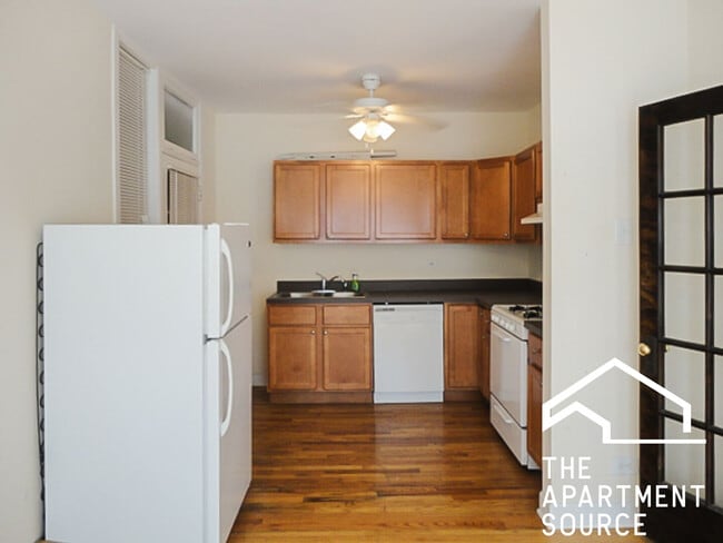 property at 2008 W Foster Ave