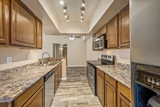 7956 E Colette Cir in Tucson, AZ - Foto de edificio - Building Photo