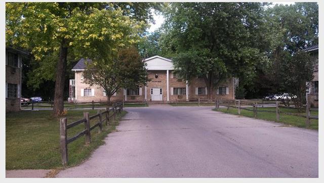 North Shore Manor Apartments in Oshkosh, WI - Building Photo