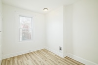 635 W Russell St photo'