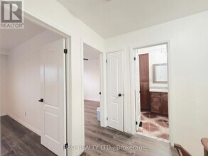 4118 Woodington Dr in Mississauga, ON - Building Photo - Building Photo