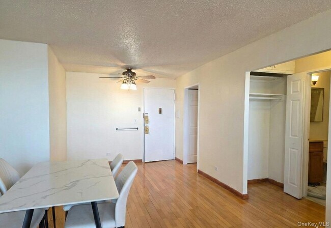 41-40 Union St in Queens, NY - Building Photo - Building Photo