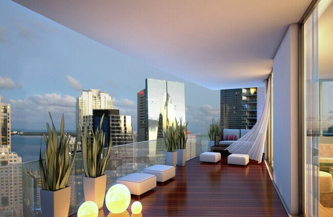 1100 S Miami Ave, Unit 502 in Miami, FL - Foto de edificio - Building Photo