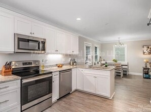 1328 26th Ave NE in Hickory, NC - Building Photo - Building Photo