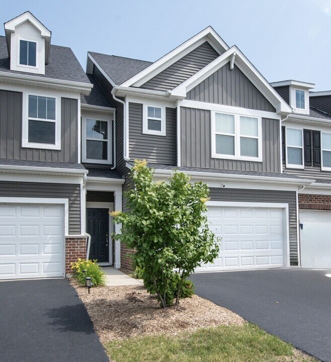 491 Watercress Dr in Aurora, IL - Building Photo