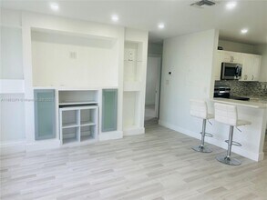 6318 NW 24th Ct in Margate, FL - Building Photo - Building Photo