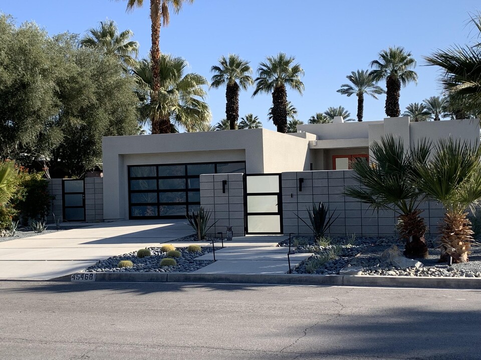 45468 Indian Wells Ln in Indian Wells, CA - Building Photo