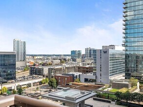 1212 Demonbreun St, Unit 2102 in Nashville, TN - Building Photo - Building Photo