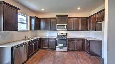 362 Tolbert Dr in Greenwood, SC - Building Photo - Building Photo