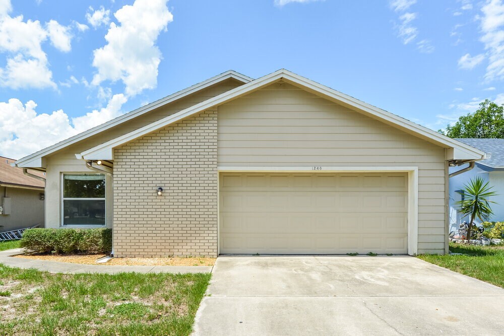 1240 Rising Sun Blvd in Winter Springs, FL - Building Photo