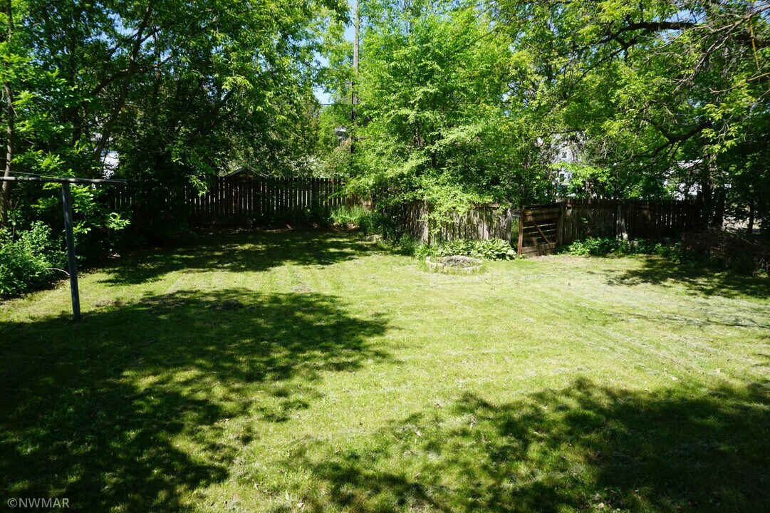 911 Minnesota Ave NW in Bemidji, MN - Building Photo