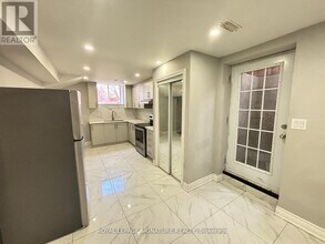 59 Jayfield Rd in Brampton, ON - Building Photo - Building Photo