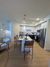 18401 W Dixie Hwy, Unit 522 in Miami, FL - Building Photo - Building Photo