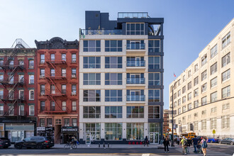 355 Grand St in New York, NY - Building Photo - Building Photo