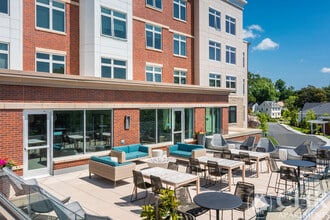 101 Asheville Rd in Brookline, MA - Foto de edificio - Building Photo