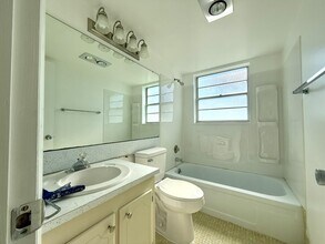 9 Hastings A in West Palm Beach, FL - Building Photo - Building Photo