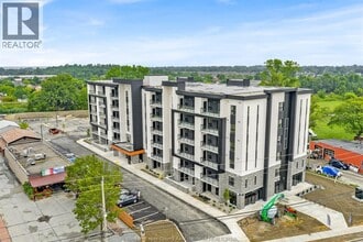 11646 Tecumseh Rd E in Windsor, ON - Building Photo - Building Photo