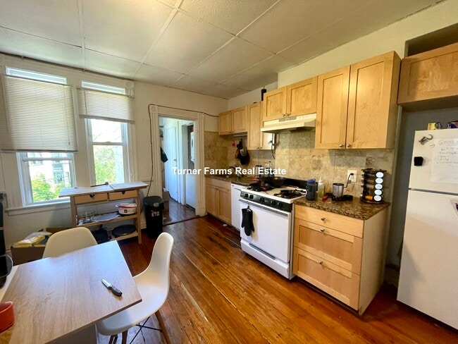 254 Windsor St, Unit 3L