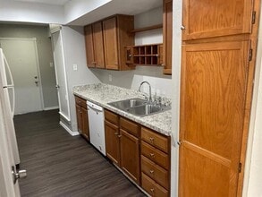 2221 Jackson Cir in Carrollton, TX - Building Photo - Building Photo