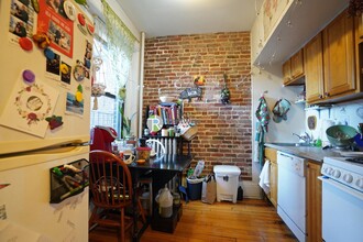12 Royce Rd, Unit 2F in Boston, MA - Building Photo - Building Photo