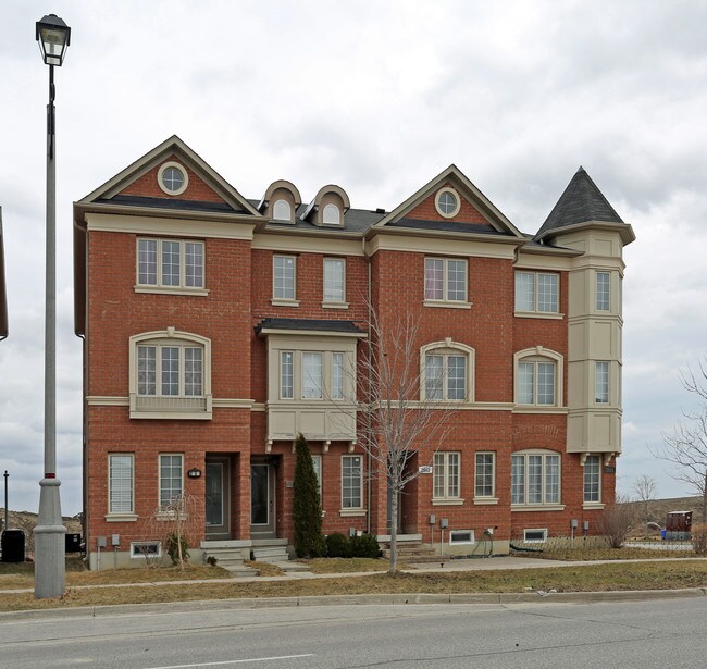 2660-2664 Bur Oak Ave in Markham, ON - Building Photo - Building Photo