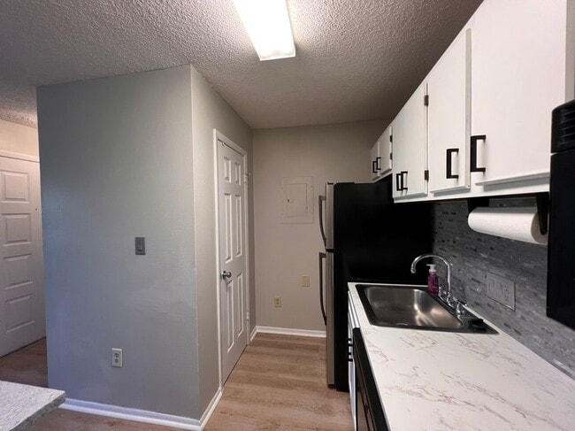 225 S Tropical Trail in Merritt Island, FL - Building Photo - Building Photo