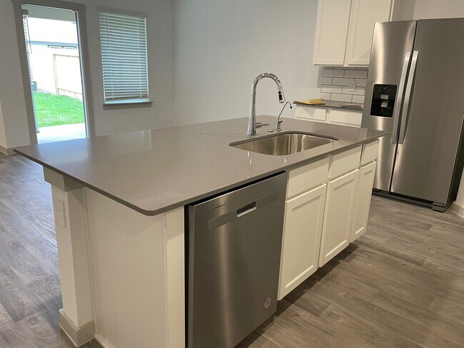 7719 Golden Rubia Ln in Arcola, TX - Building Photo - Building Photo