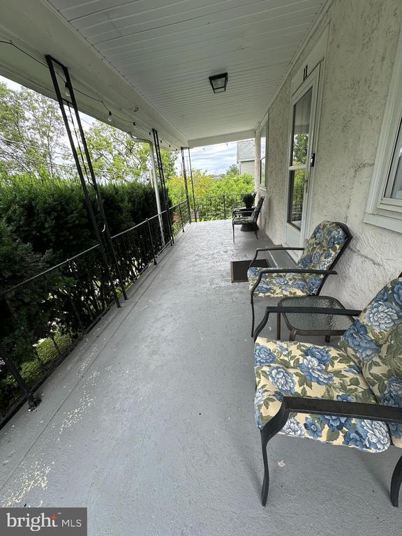 11 Elmwood Ave in Bala Cynwyd, PA - Building Photo - Building Photo