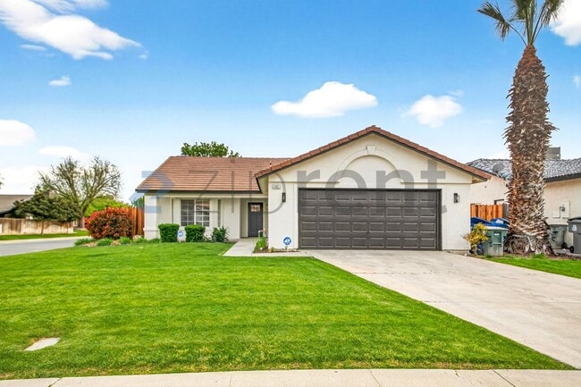 5603 Pine Canyon Dr in Bakersfield, CA - Foto de edificio - Building Photo