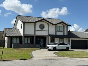 6951 W Wedgewood Ave in Davie, FL - Building Photo - Building Photo