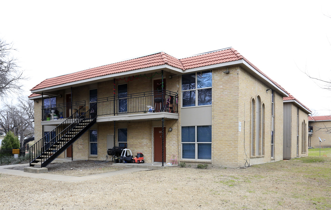 Casa Pacifica Apartments in Dallas, TX - Foto de edificio