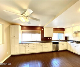 1687 Kane Ave in Simi Valley, CA - Building Photo - Building Photo