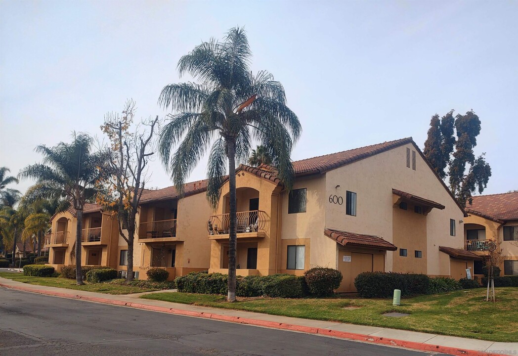 12191 Cuyamaca College Dr E in El Cajon, CA - Building Photo