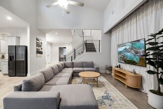 11102 1/2 Charger Wy in Austin, TX - Building Photo - Building Photo