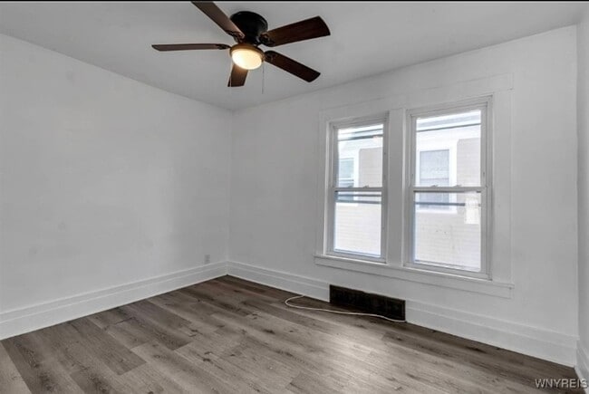 137 Southside Pkwy in Buffalo, NY - Building Photo - Building Photo