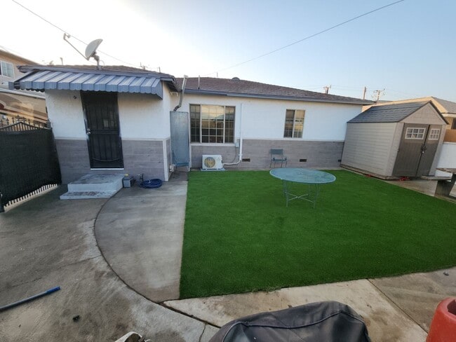 932 Carob Way in Montebello, CA - Building Photo - Building Photo