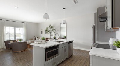 6 Hudson W Dr in Marlboro, NY - Building Photo - Building Photo