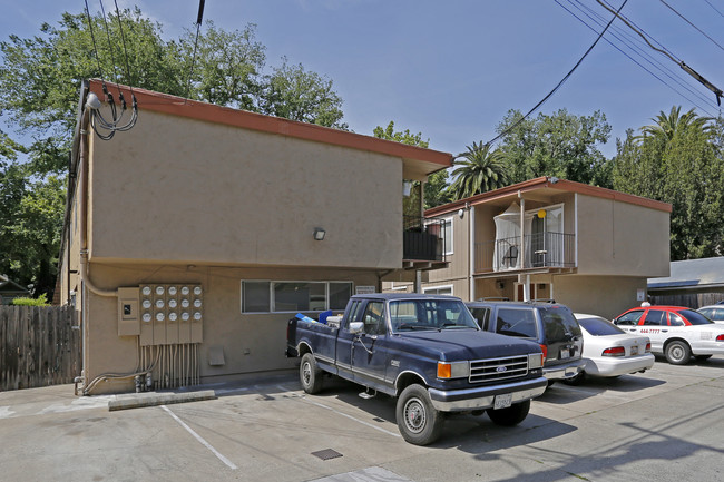 2805 H St in Sacramento, CA - Building Photo - Building Photo